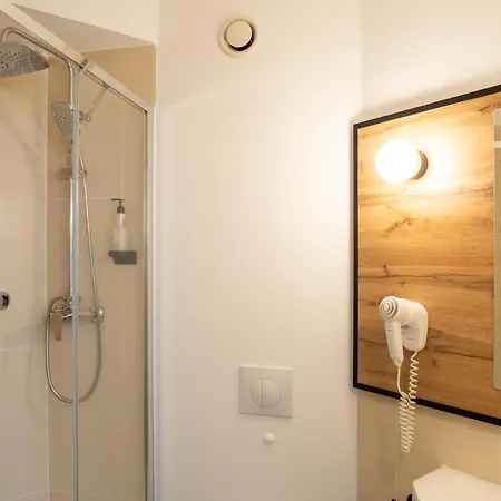 B&B Hotel Wroclaw Centrum Отель 2*
