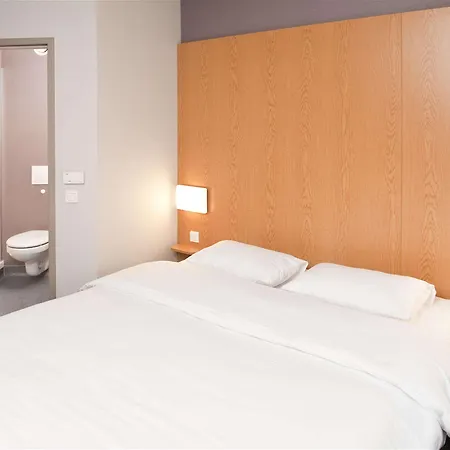 Отель B&B Hotel Wroclaw Centrum 2*